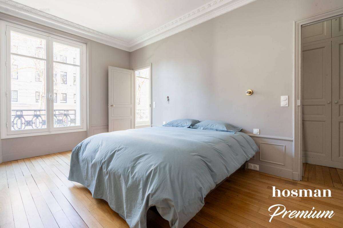 Appartement à NEUILLY-SUR-SEINE