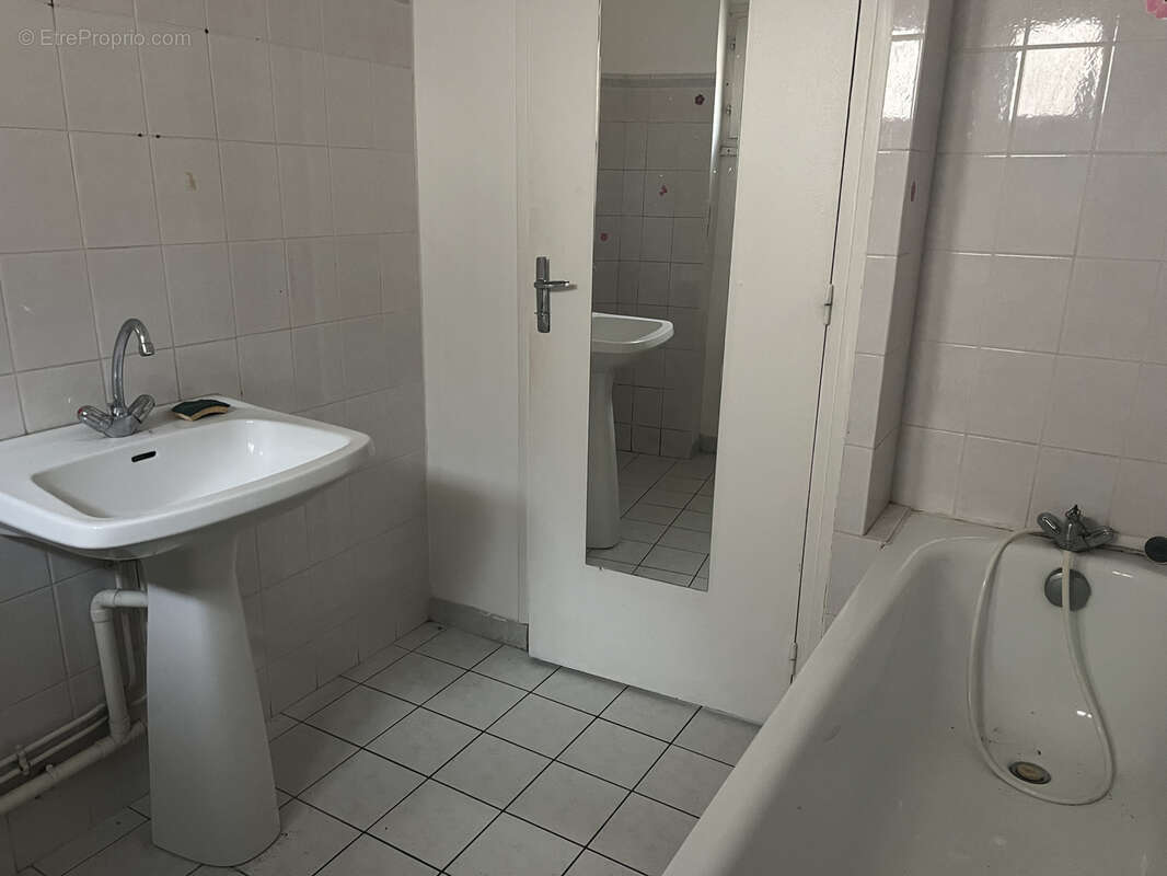 Nevers appartementce type T3, proche de la gare et du centre ville. - photo 9