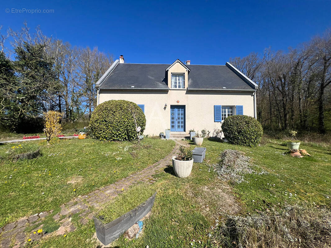 Maison à SAINT-JULIEN-DE-CHEDON