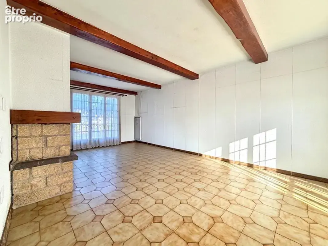 SAINT-VICTORET  Villa indépendante de 137 m² avec 91 m² de dépendances et fort potentiel - photo 9