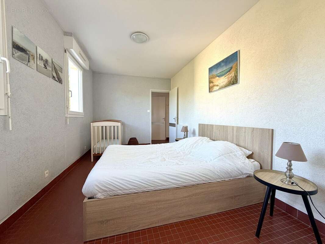 Chambre 1 - Appartement à SAINT-JEAN-DE-MONTS