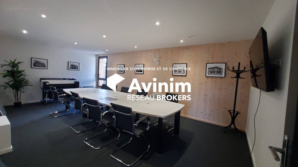 Commerce à ALLONZIER-LA-CAILLE