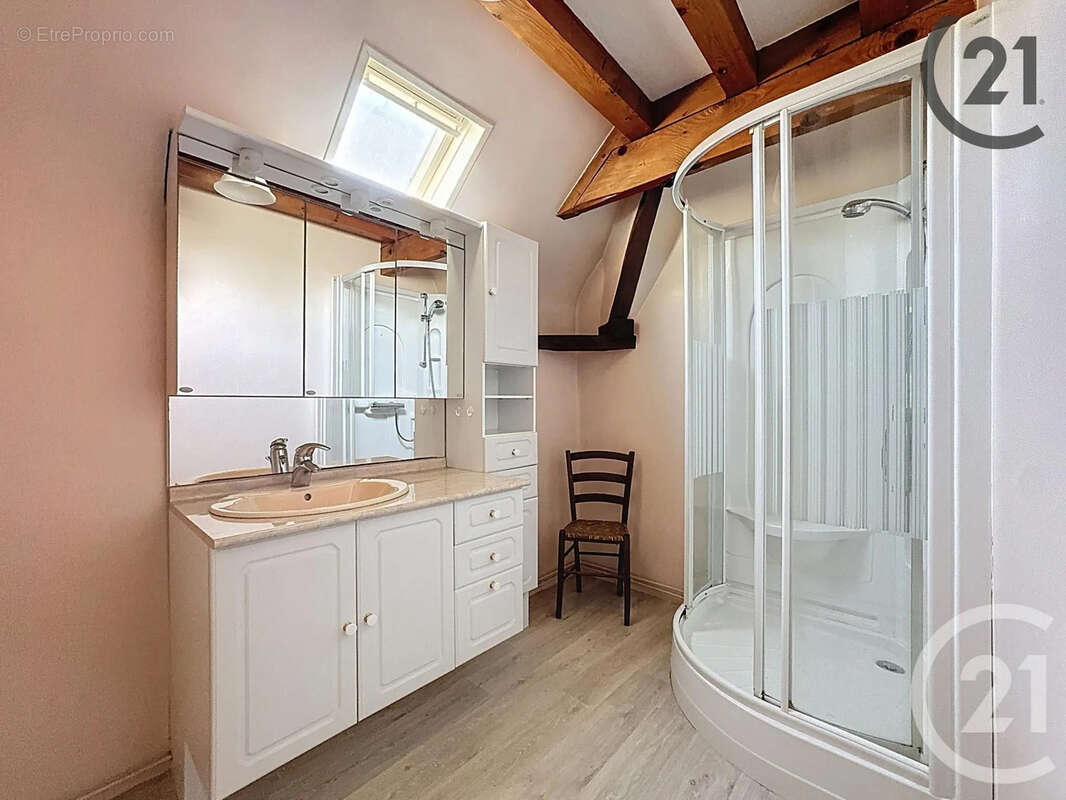 Maison à SAINT-JULIEN-LES-VILLAS