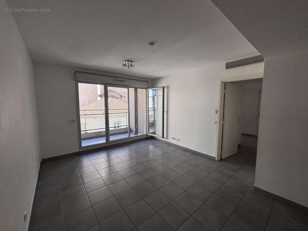 Appartement à MARSEILLE-2E