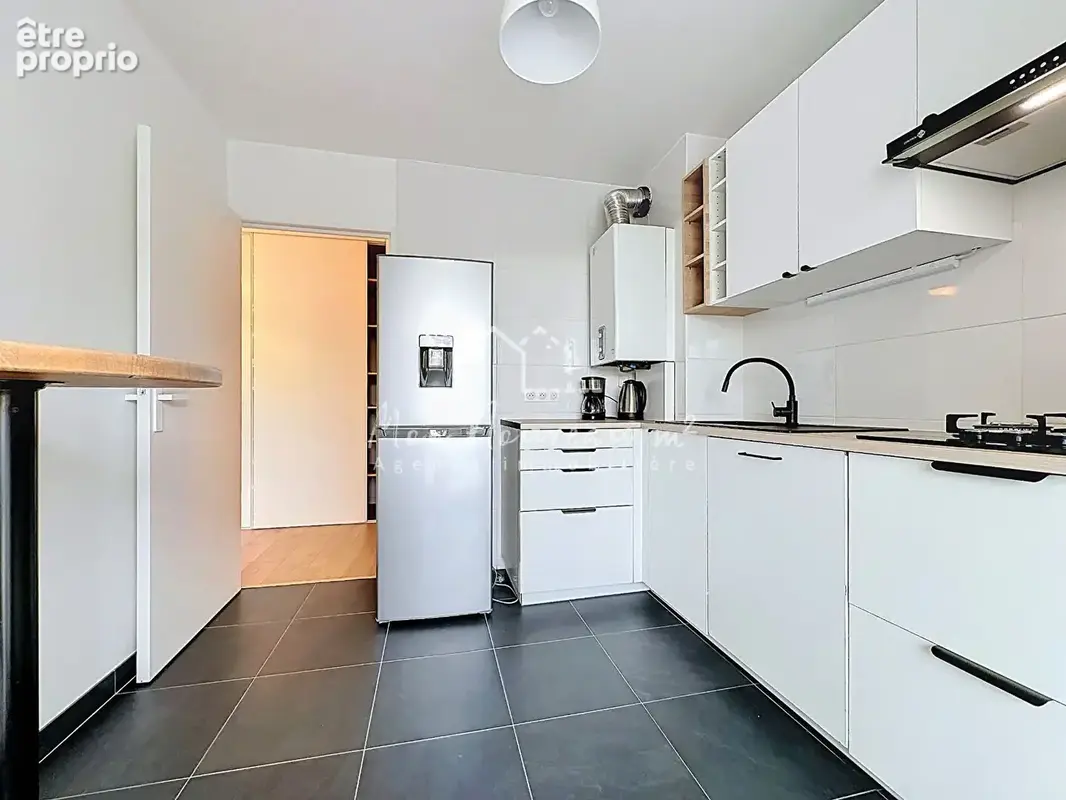 3 Pièces 72m² entièrement rénové RER Torcy 10mn - photo 6