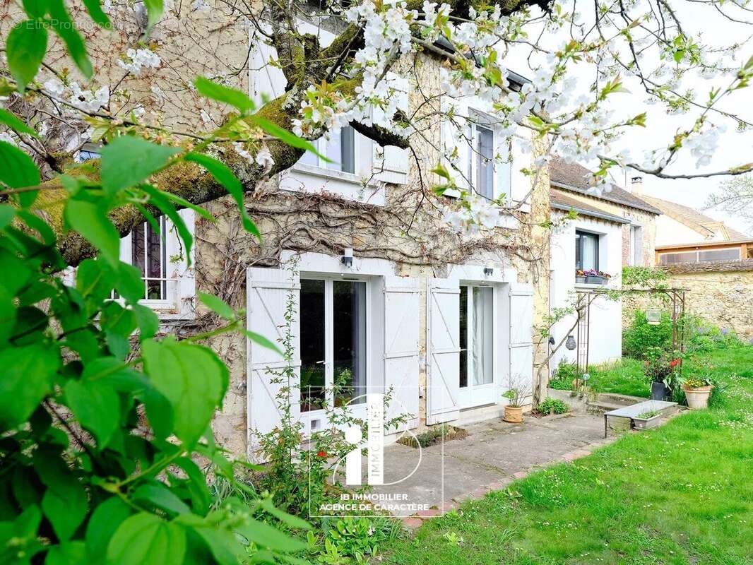 Maison à VULAINES-SUR-SEINE