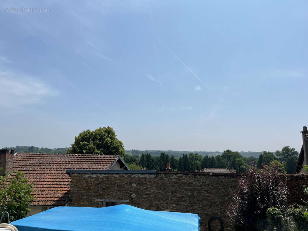 Maison à COUSSAC-BONNEVAL