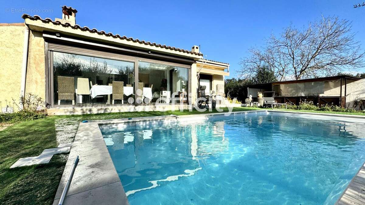 Maison à MOUGINS