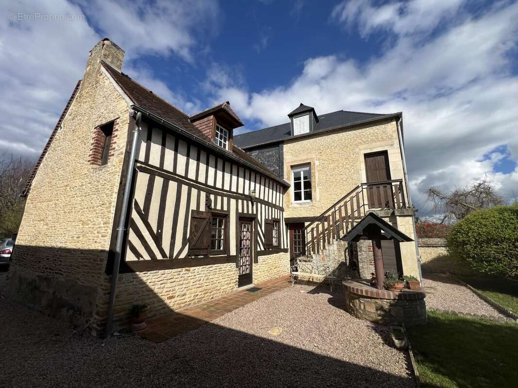 Maison à MEZIDON-CANON