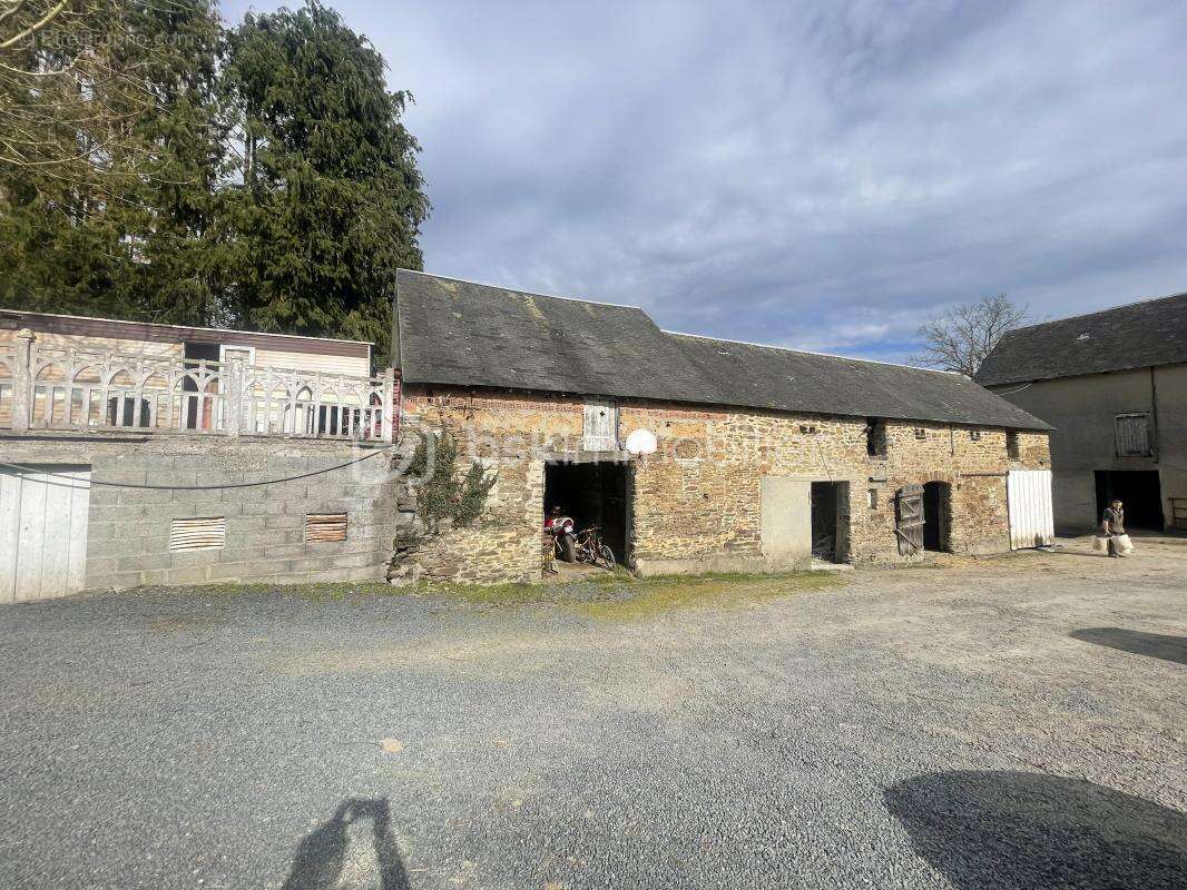 Maison à CERISY-LA-FORET
