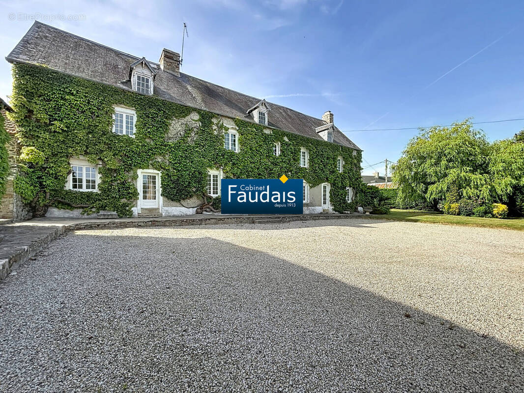 Maison à DOVILLE