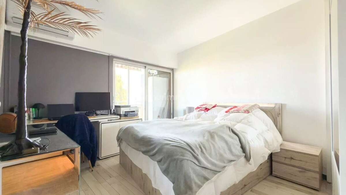 Appartement à VILLENEUVE-LOUBET