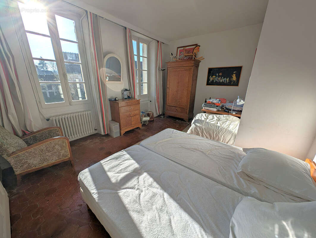 Maison à CHARBUY