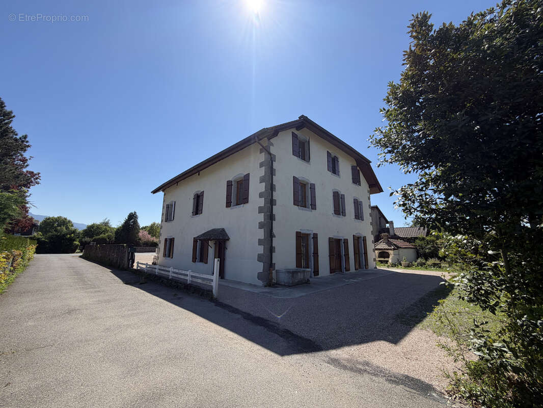 Appartement à DOUVAINE