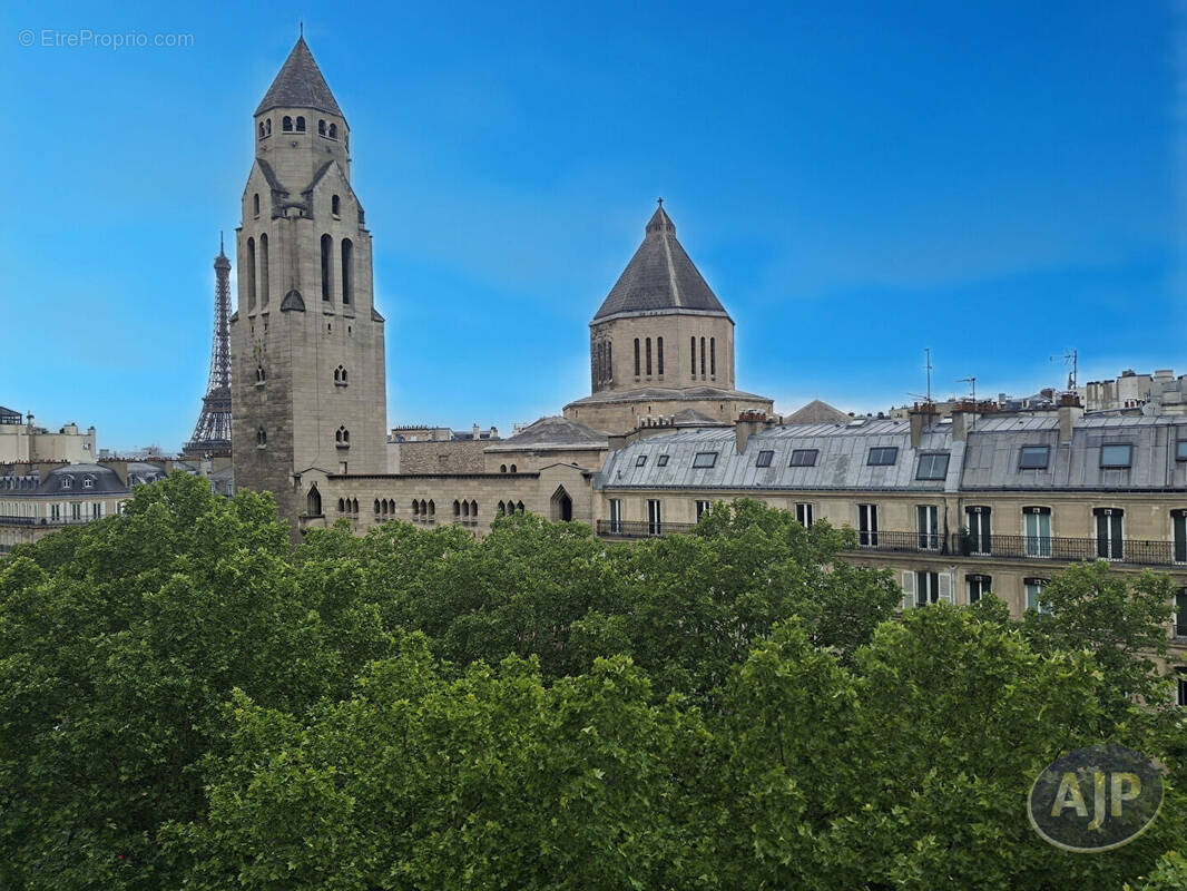 Appartement à PARIS-8E
