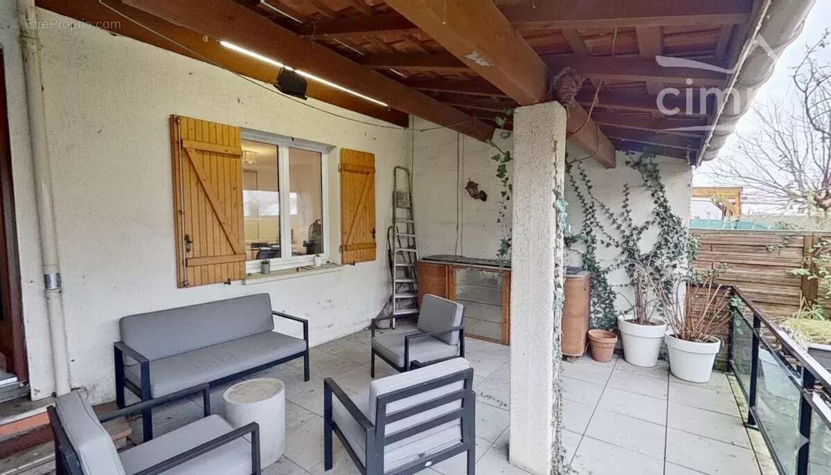 Décines-charpieu – maison à fort potentiel avec jardin – à 2 pas du tram t3 - photo 8