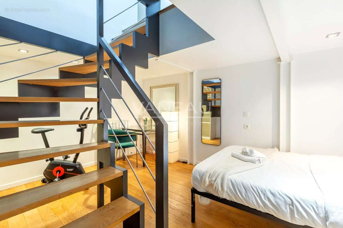 Appartement à PARIS-17E