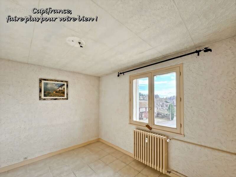 Appartement à LA CLAYETTE