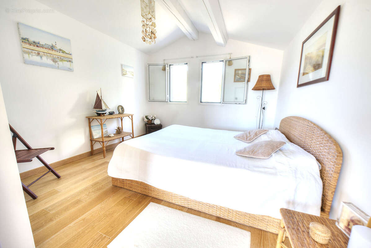 Villa bord de mer et esterel  133 m2  saint raphael - photo 9