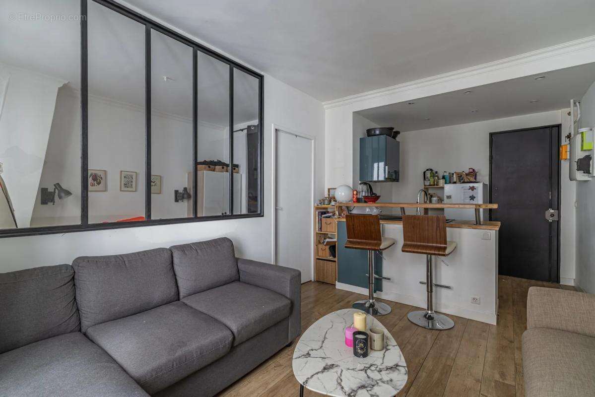 Appartement à PARIS-18E