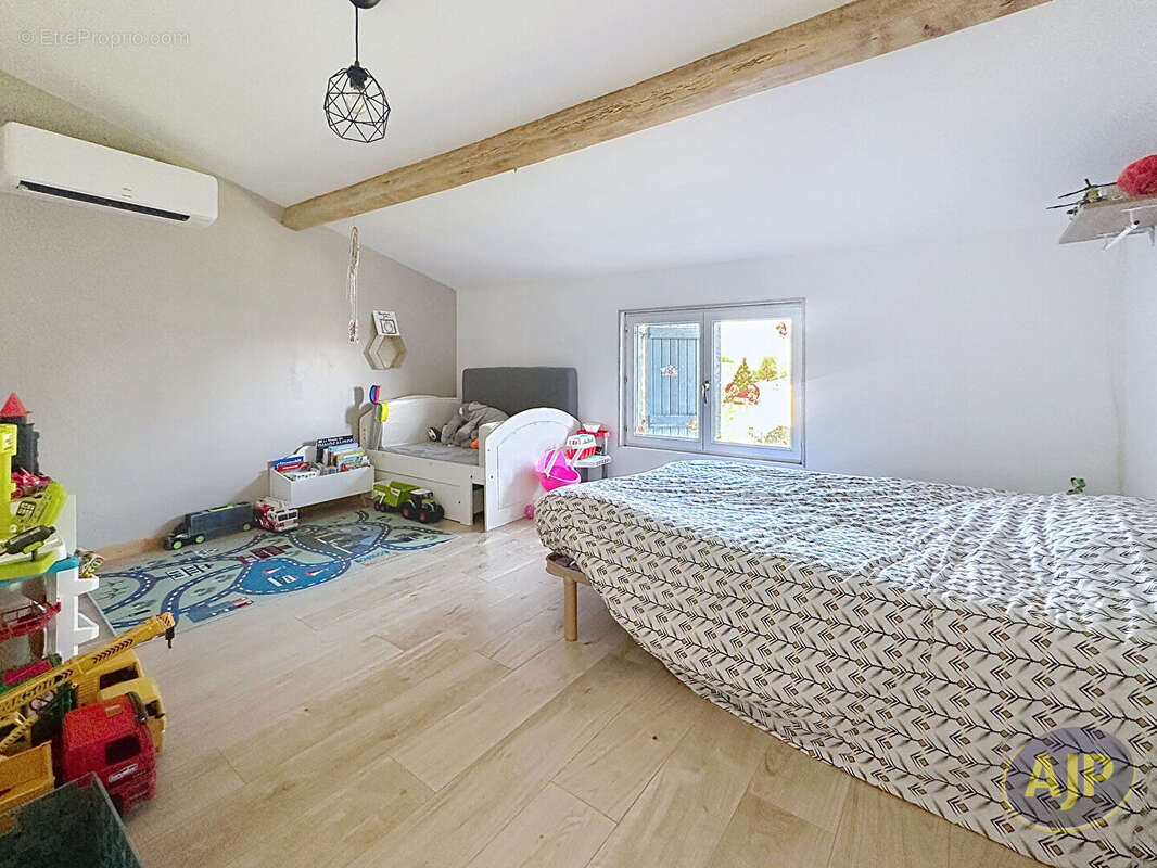 Maison Echebrune 5 pièce(s) 116 m2 - photo 9
