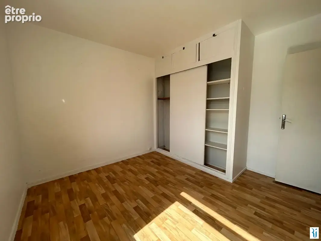A vendre appartement F4 MONT SAINT AIGNAN avec balcon et cave - photo 9
