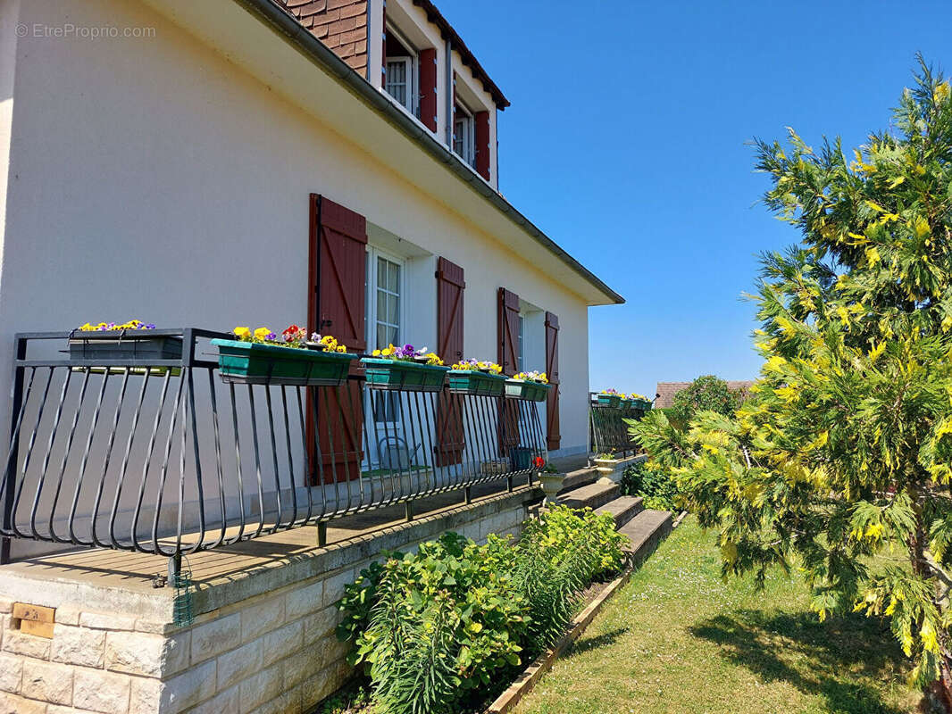 Maison à JUSSY-CHAMPAGNE