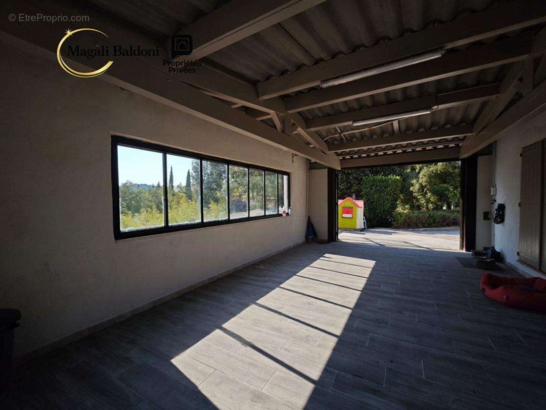Villa Le Muy 7 pièces 234 m2- PISCINE- T3- GARAGE - photo 14