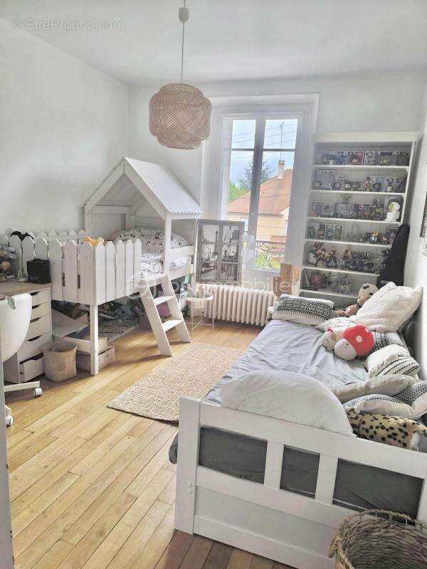 Maison à VERRIERES-LE-BUISSON