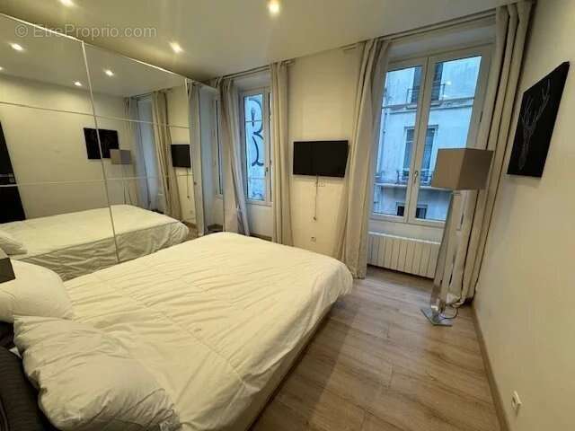 Appartement à PARIS-2E