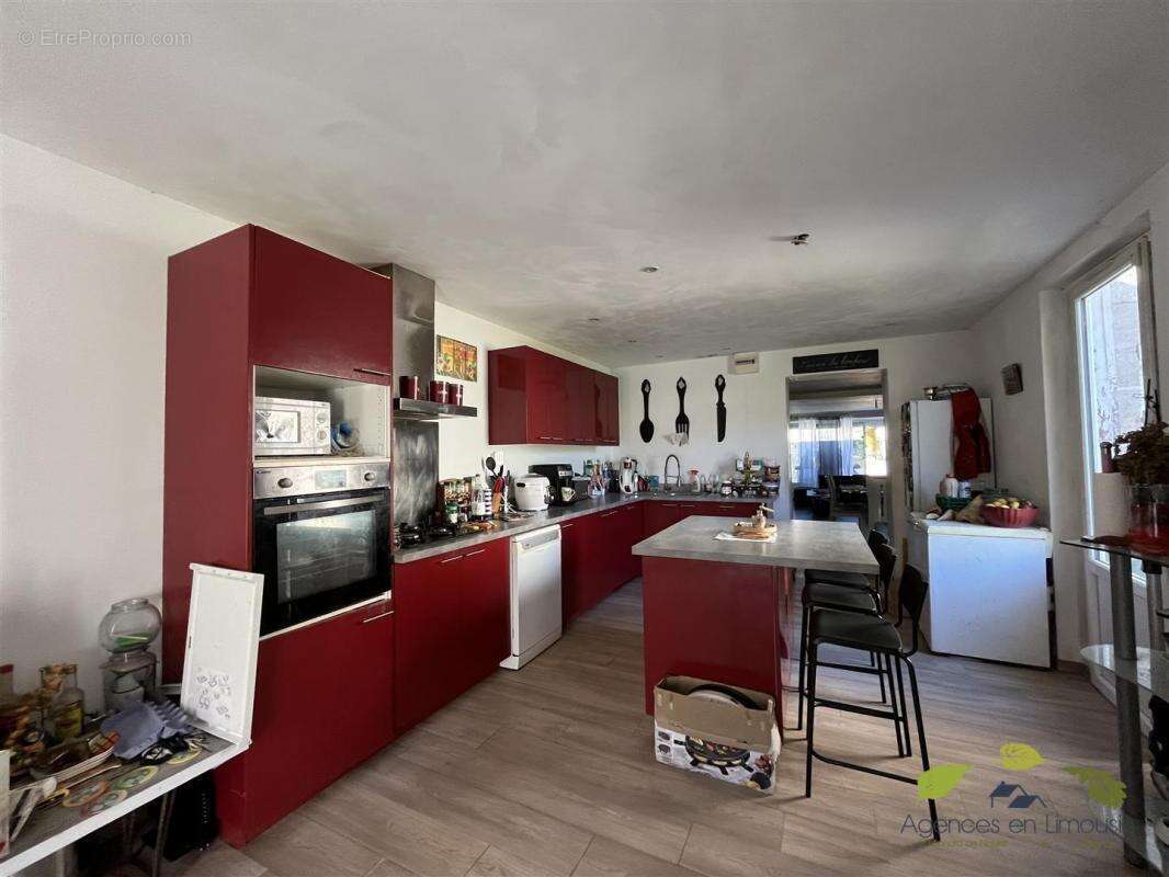 Maison à LA JONCHERE-SAINT-MAURICE