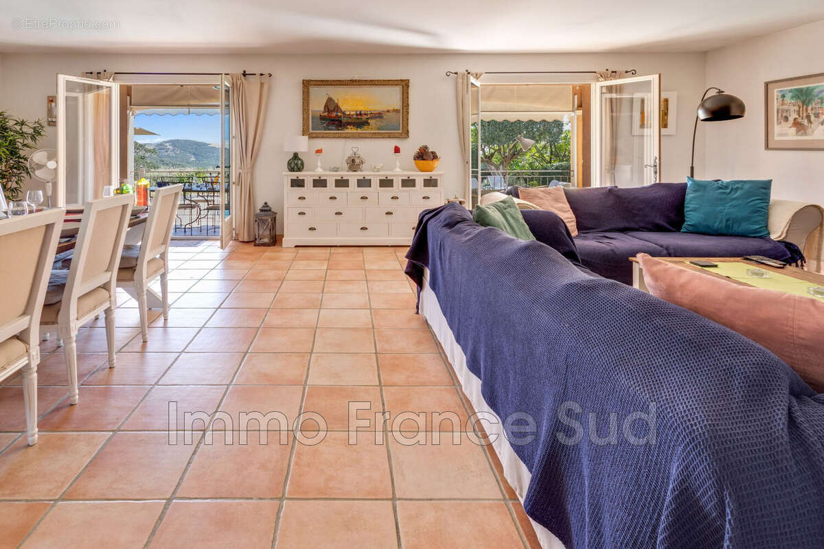 Maison à LA GARDE-FREINET