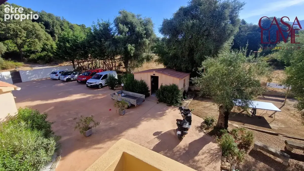 Villa F6 + F2/3 avec piscine et 4200 m² de terrain - photo 22