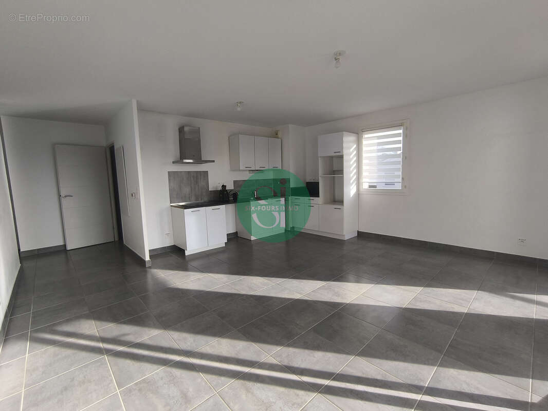 Exclusivite - elegant t3 avec terrasse, box - six fours les plages - photo 9