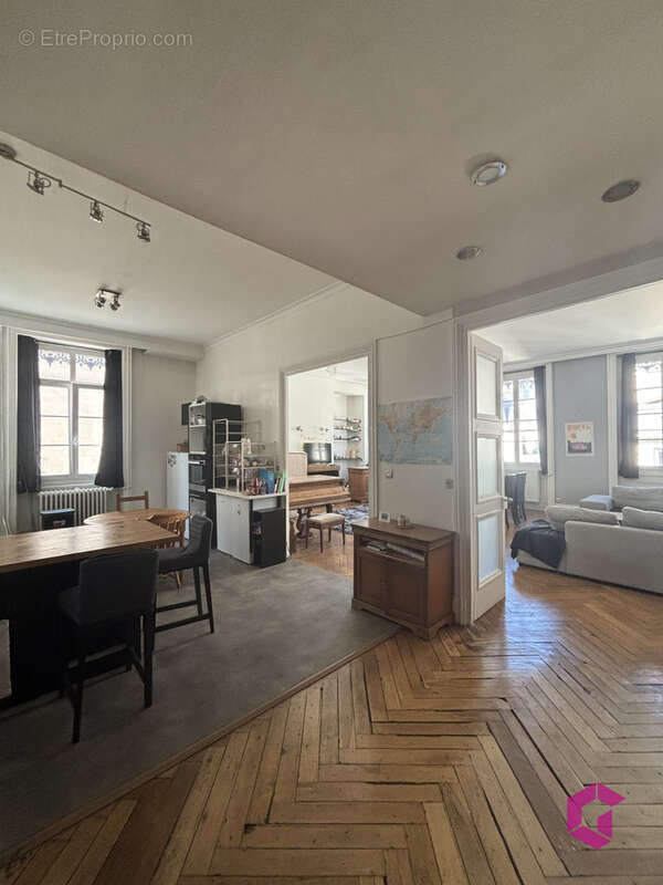 À vendre   Appartement bourgeois de 211 m2   Centre-ville de Saint-Étienne - photo 4
