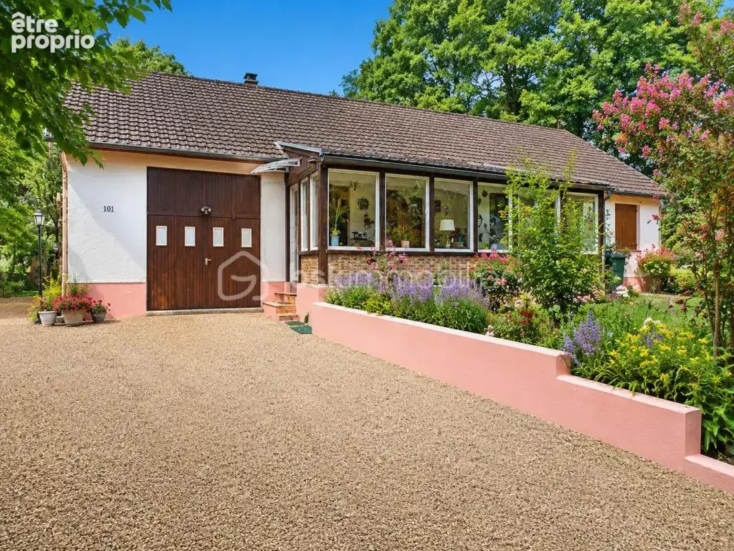 A 8 minutes de MAINTENON et de la gare SNCF, maison de plein pied de 120 m² sur terrain plat et clos sans vis à vis de 2060 m² - photo 4