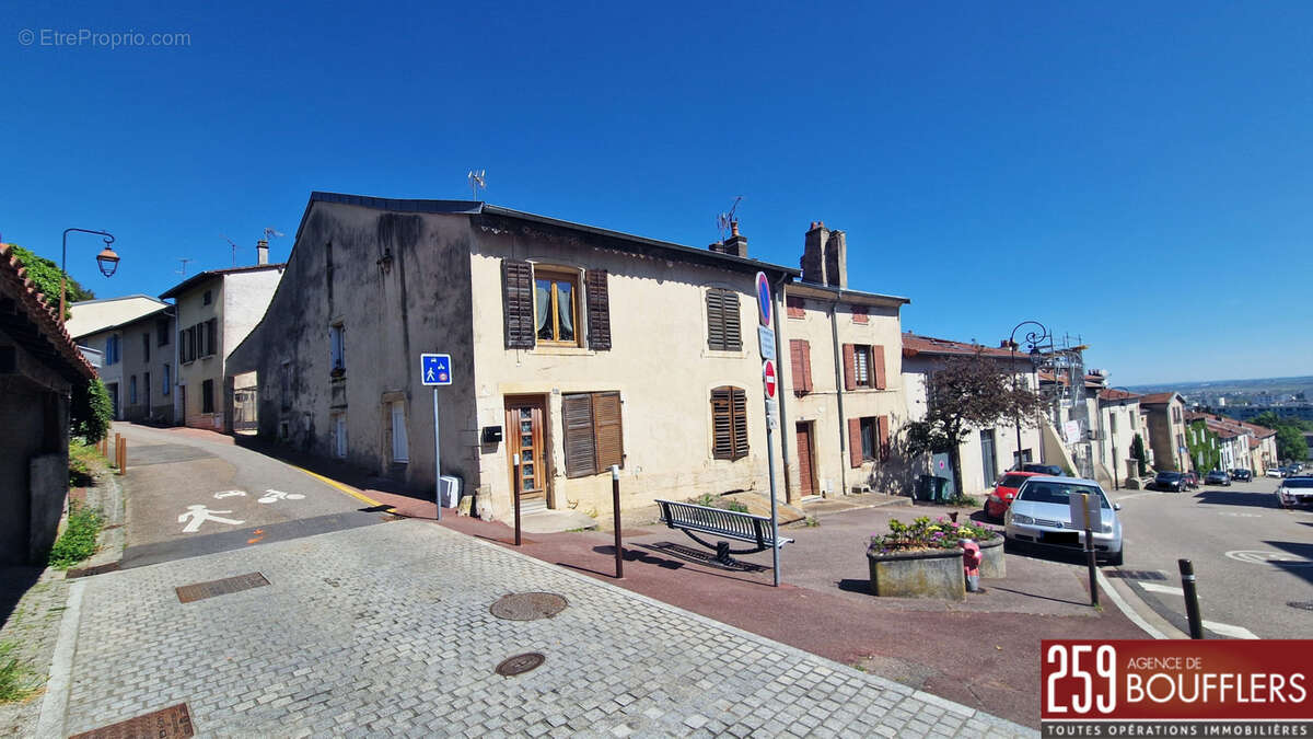 Vandoeuvre-les-nancy / duplex avec balcon, jardinet et parking - photo 2