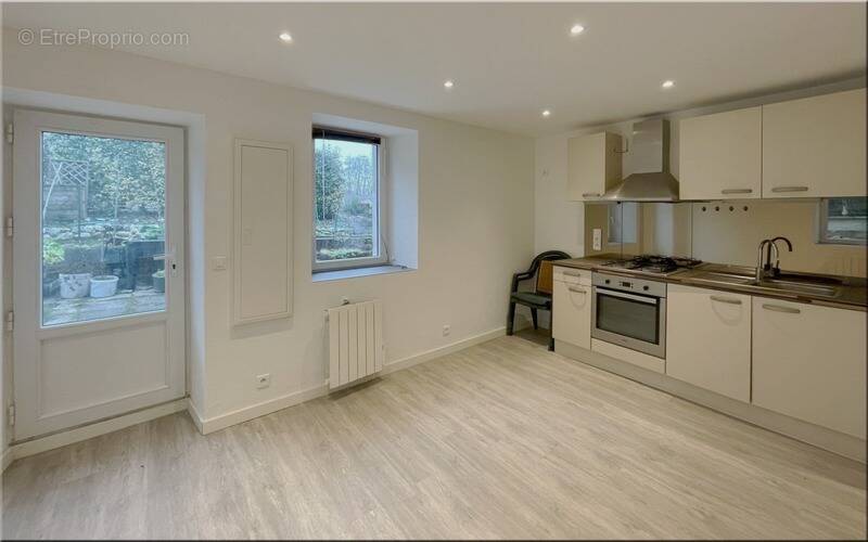 Appartement à PERON