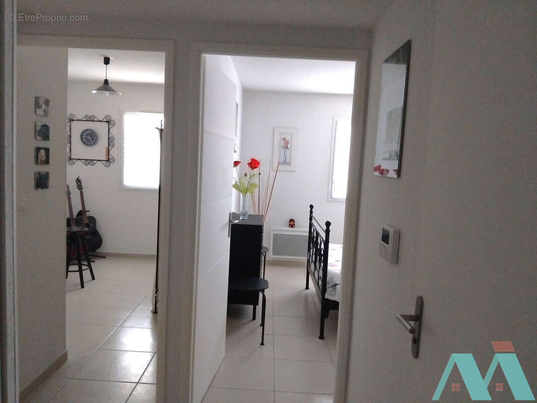 À VENDRE   Appartement T3 de 55 m2 avec terrasse, box et parking   Vidauban - photo 5