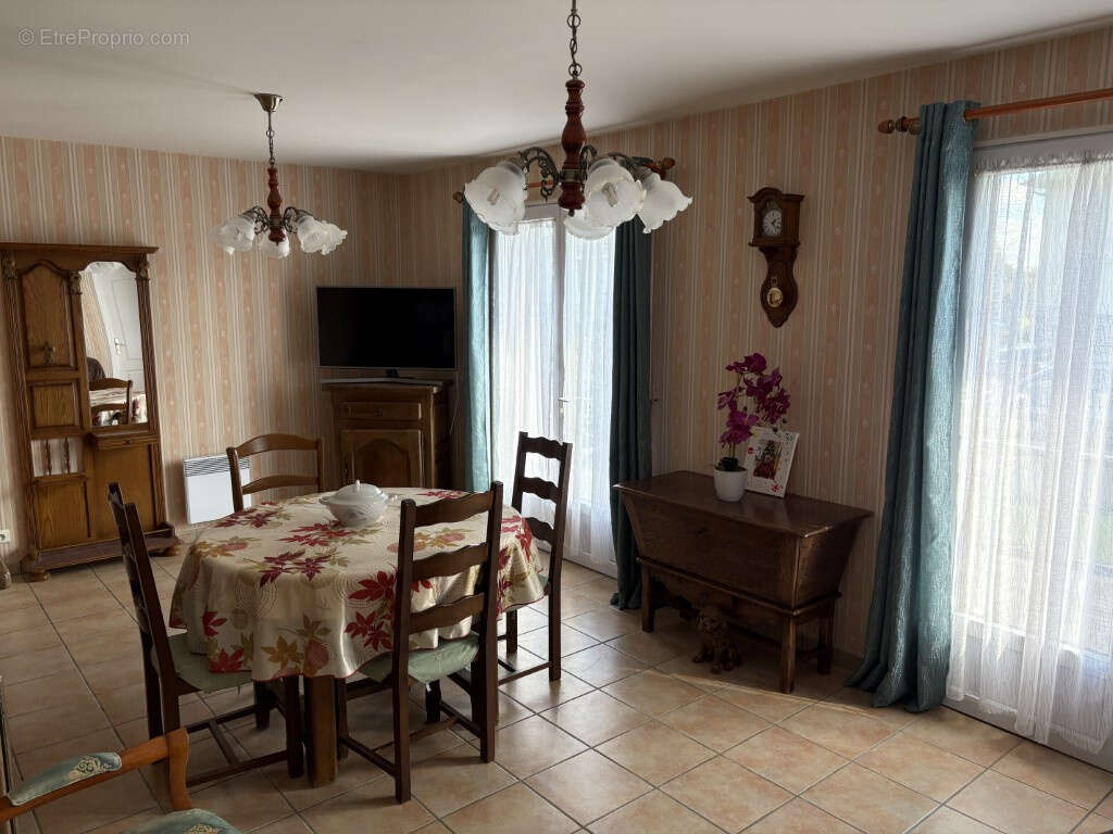 Maison à ARNAC-POMPADOUR