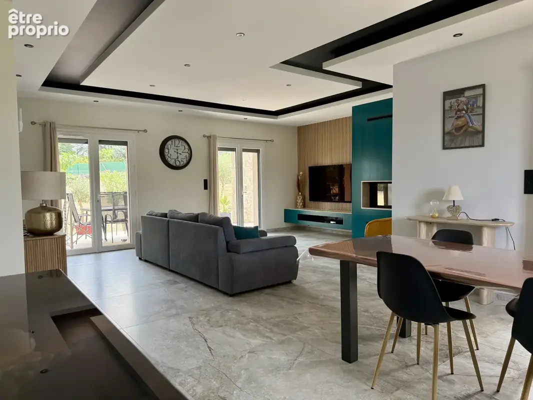 Superbe Maison en Pierre   Entièrement Rénovée   6 Chambres   Piscine   124 m2 de Garage & Ateliers   Terrain - photo 17