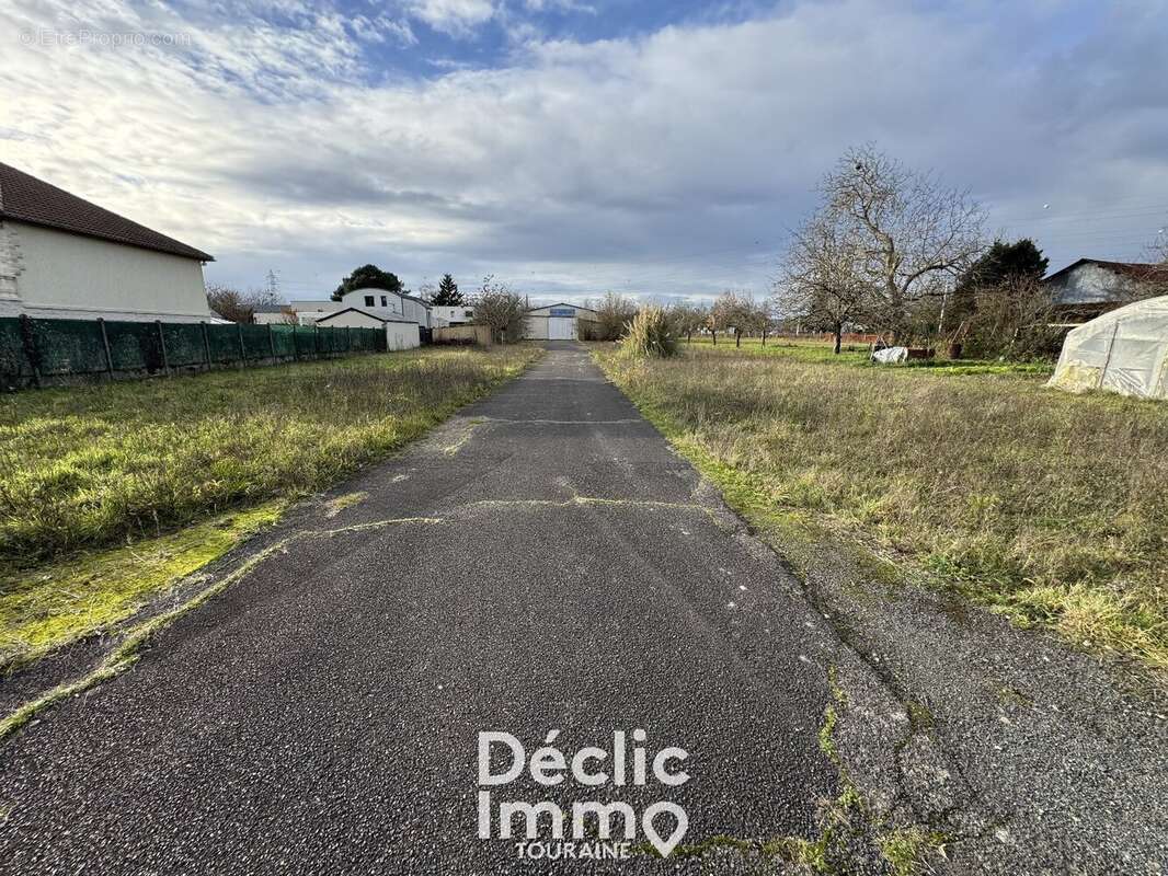 Terrain à SAINT-CYR-SUR-LOIRE