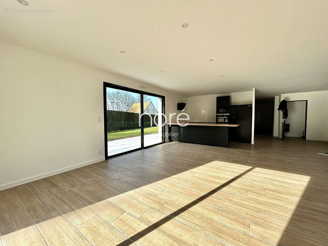 Maison à VACOGNES-NEUILLY