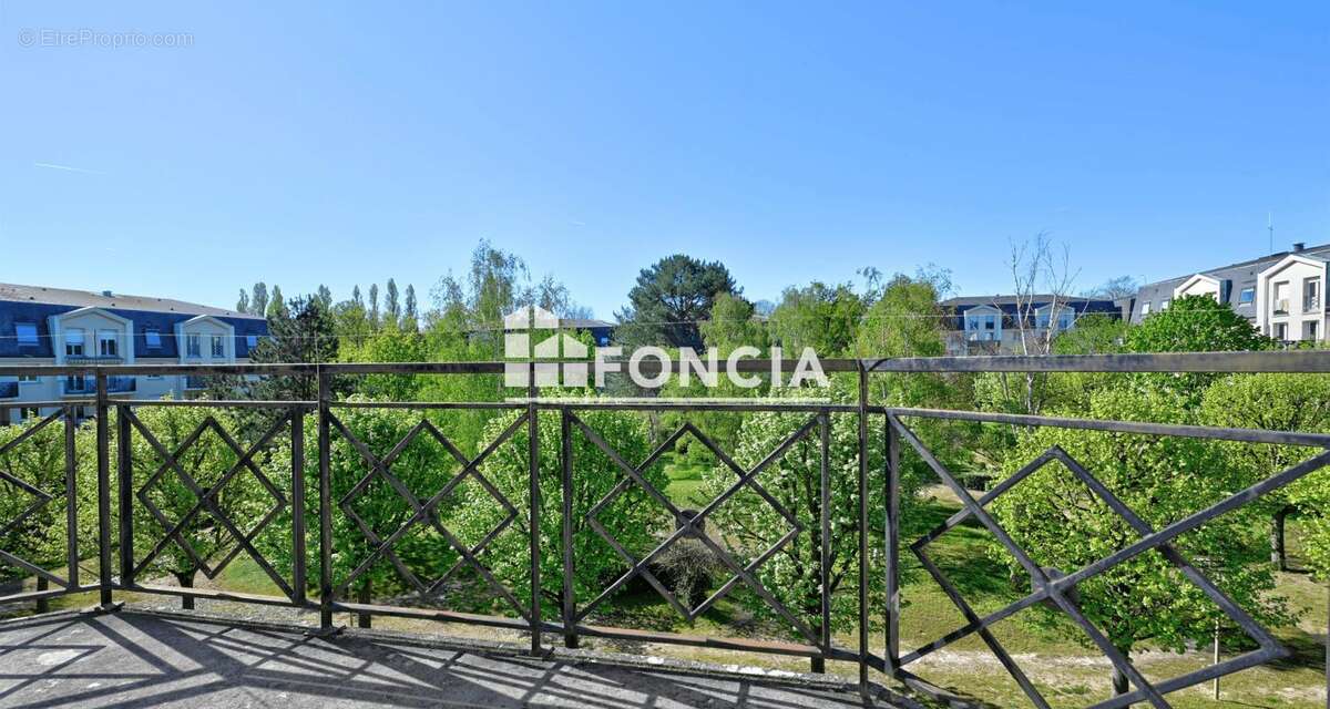 Appartement à VERNEUIL-SUR-SEINE