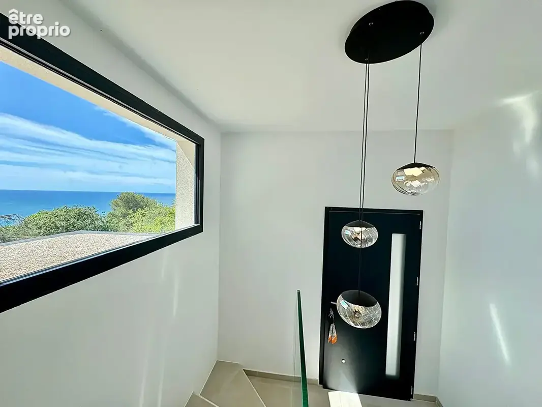 Appartement  entièrement rénové  à Sète sur le mont Saint Clair côté Sud avec vue Mer, terrasse 110 m2 et garage - photo 10