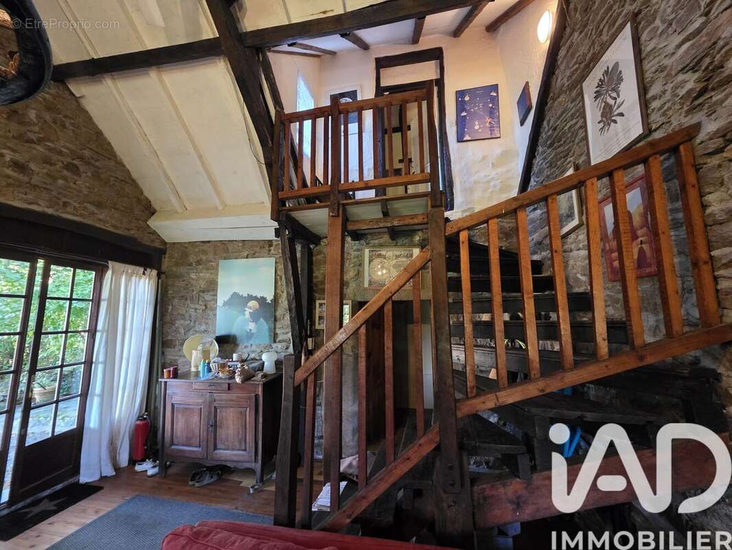 Maison 206 m² à Gagnac-Sur-Cere  - photo 9