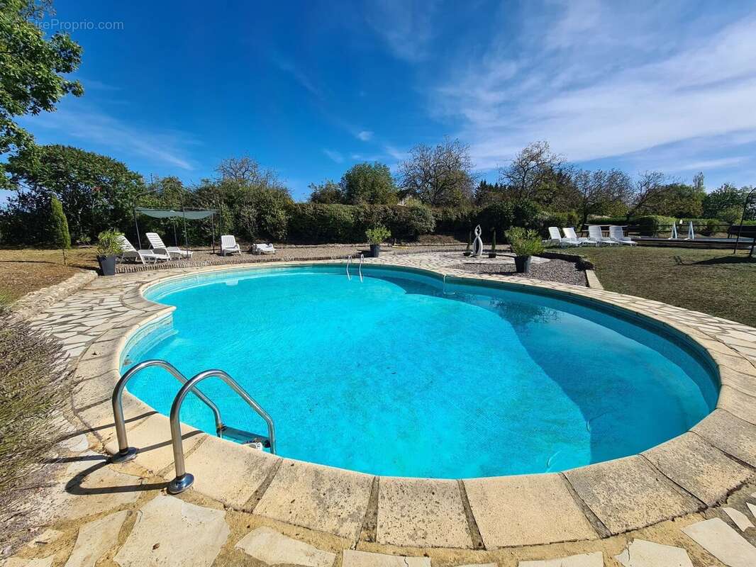 Maison à NADAILLAC-DE-ROUGE