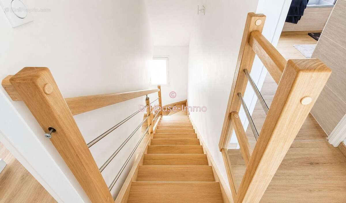 Maison 100 m² à Saint-Andre-De-Cubzac  - photo 10