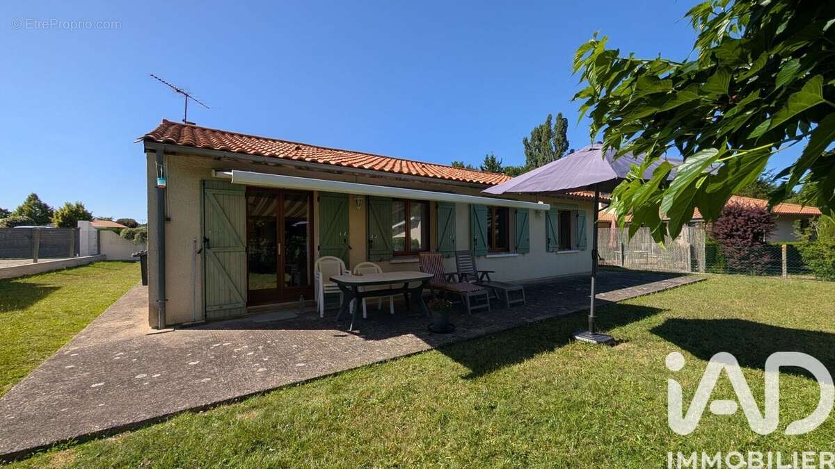 Maison 90 m² à Sainte-Eulalie  - photo 4