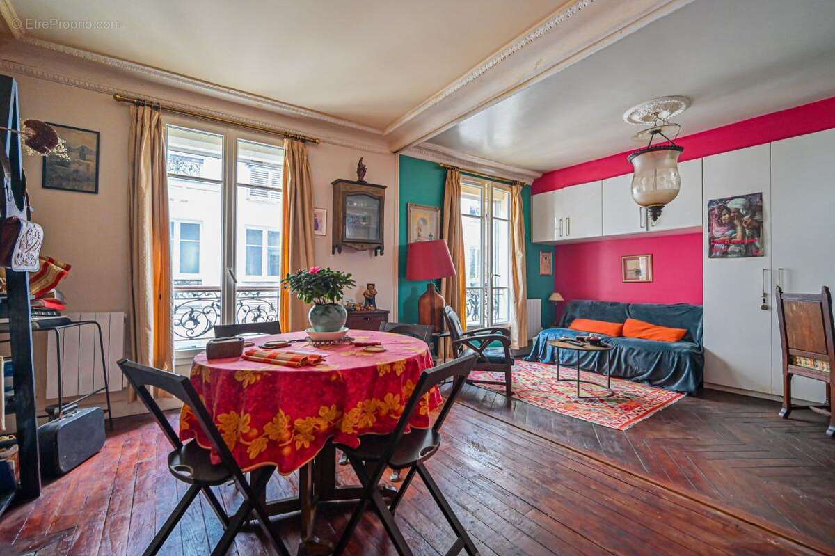 Appartement à PARIS-18E
